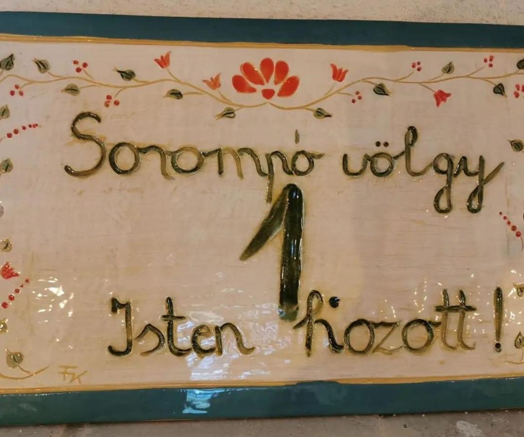 Illaberek Vendeghaz 호텔 Sukoró 외부 사진